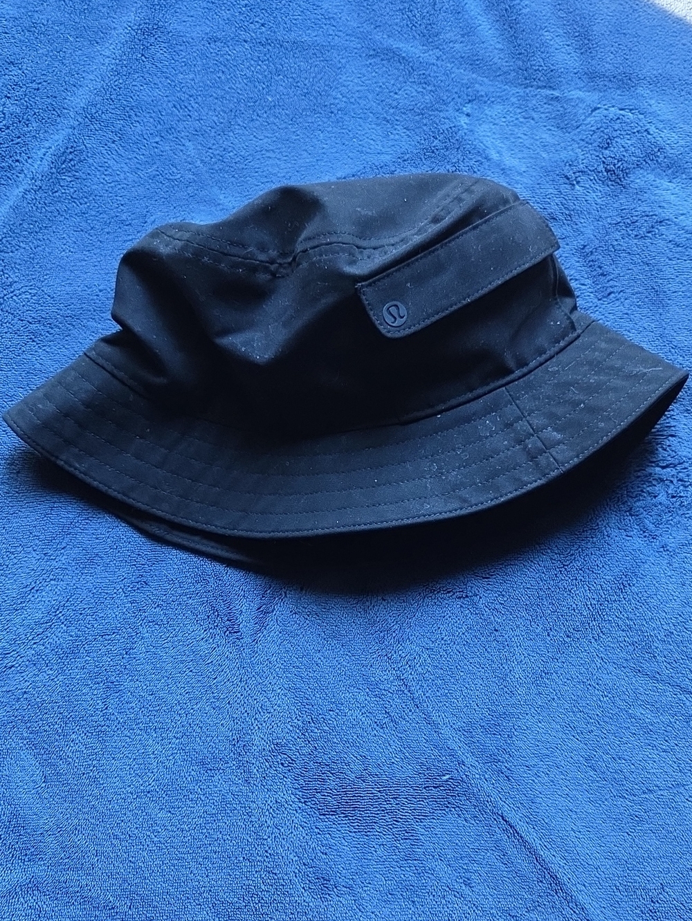 lululemon athletica Black Bucket Hat with Discreet Logo Tab